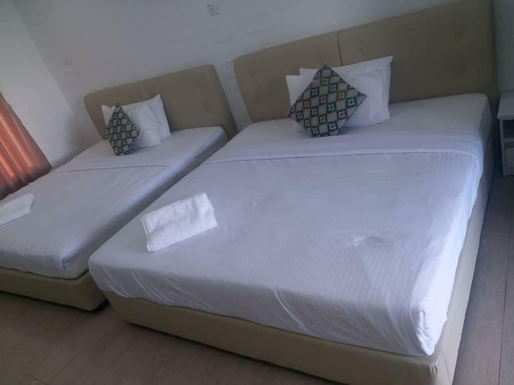 D Lima Beach Inn Pantai Cenang  Dış mekan fotoğraf