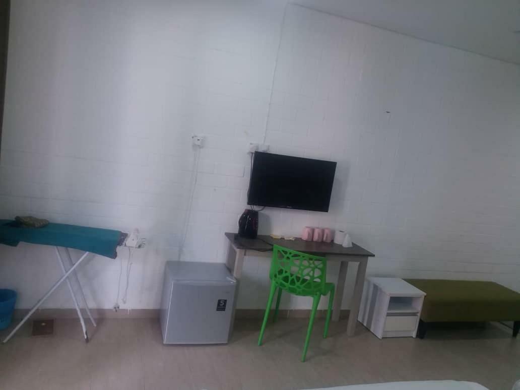 D Lima Beach Inn Pantai Cenang  Dış mekan fotoğraf